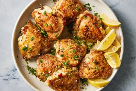 lh baked chicken thighs hzgq mediumthreebytwo440 (1)